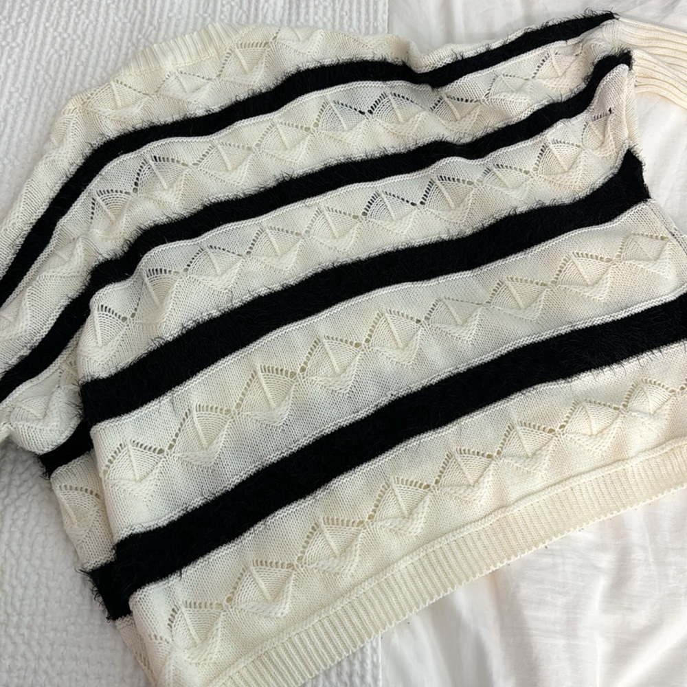 Oversized Sweater - Picture 6 of 8